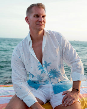 Palma Blue_model2 Des:Model is 6' 3” and wears Men's size L